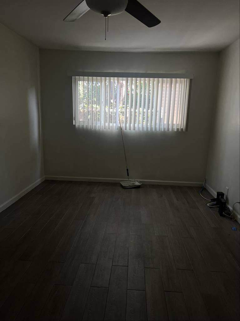 Room for rent in Long Beach