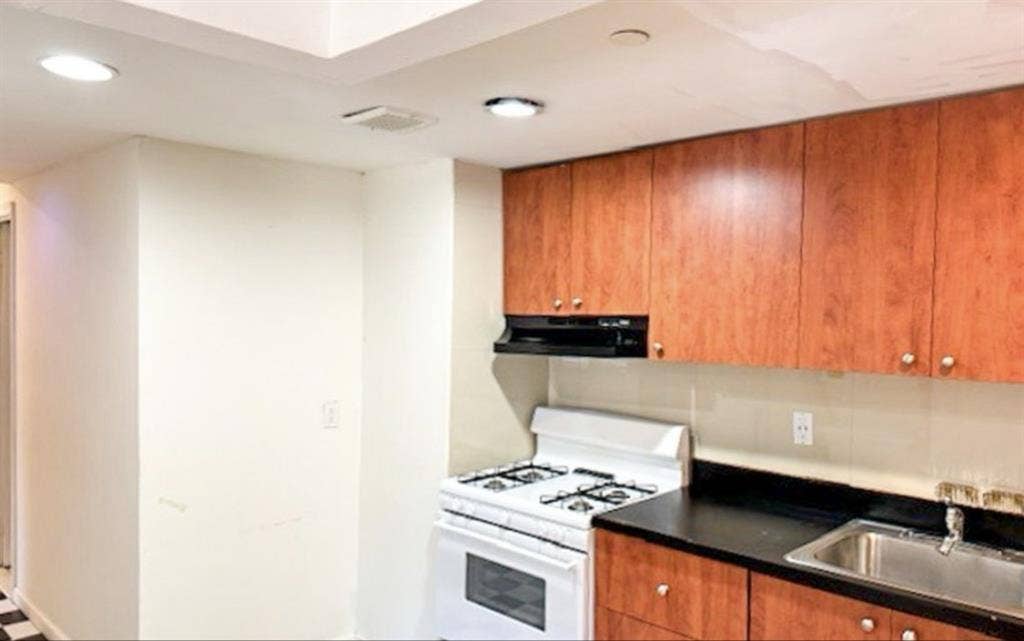 2 Rooms Available B - Rego Park