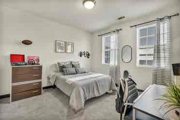Subleasing Room!! URGENT!!