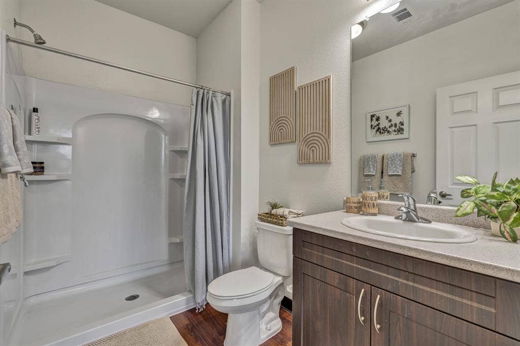 Subleasing Room!! URGENT!!