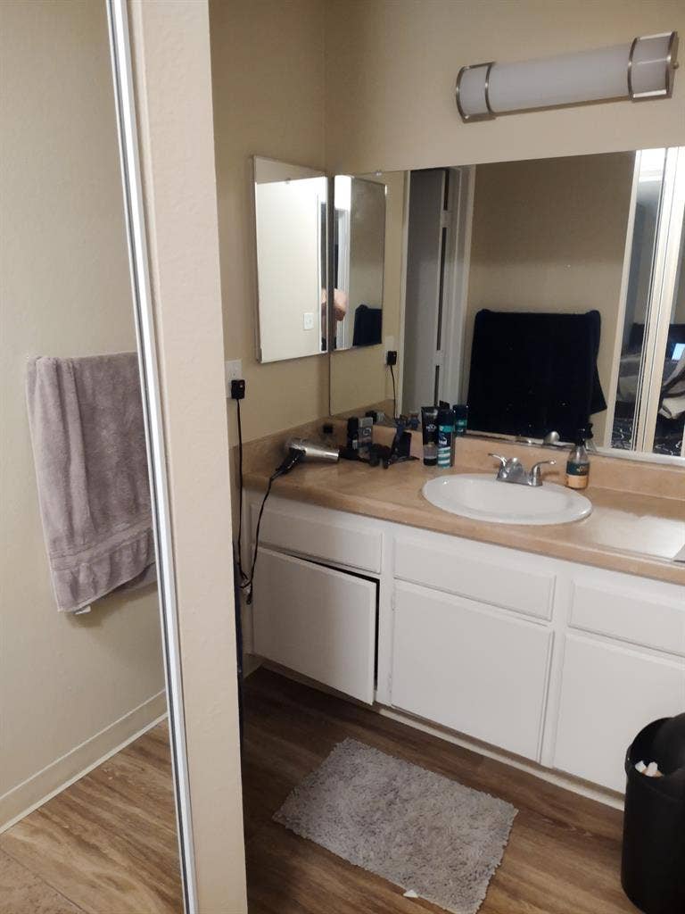 Room for Rent in Apartment