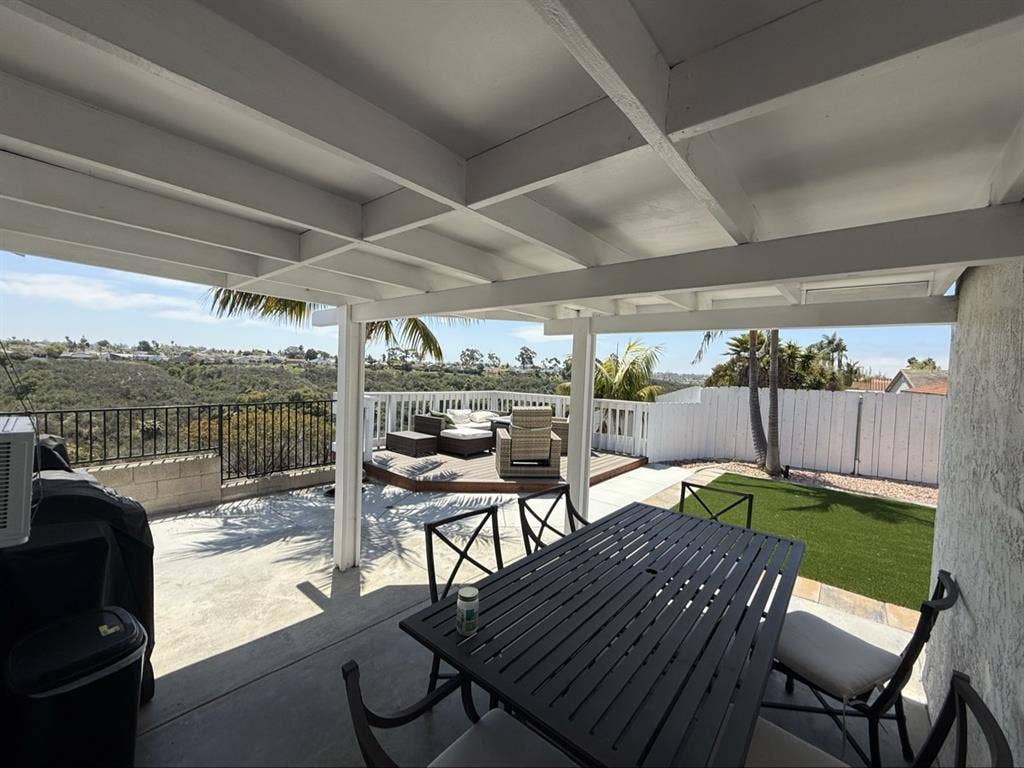 Looking for roommate in Mira Mesa
