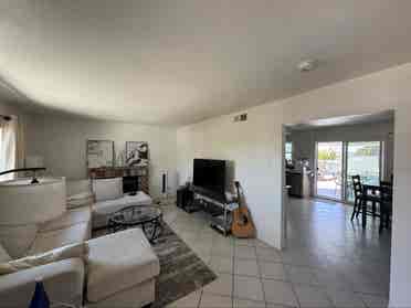 Looking for roommate in Mira Mesa