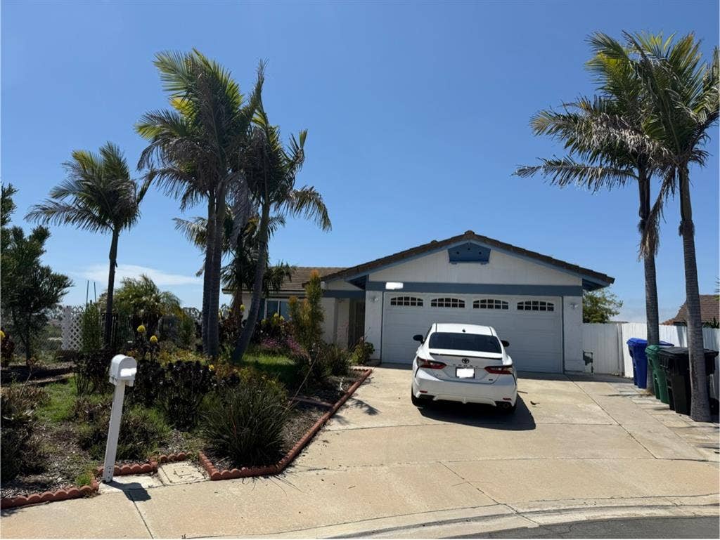 Looking for roommate in Mira Mesa