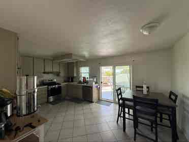 Looking for roommate in Mira Mesa