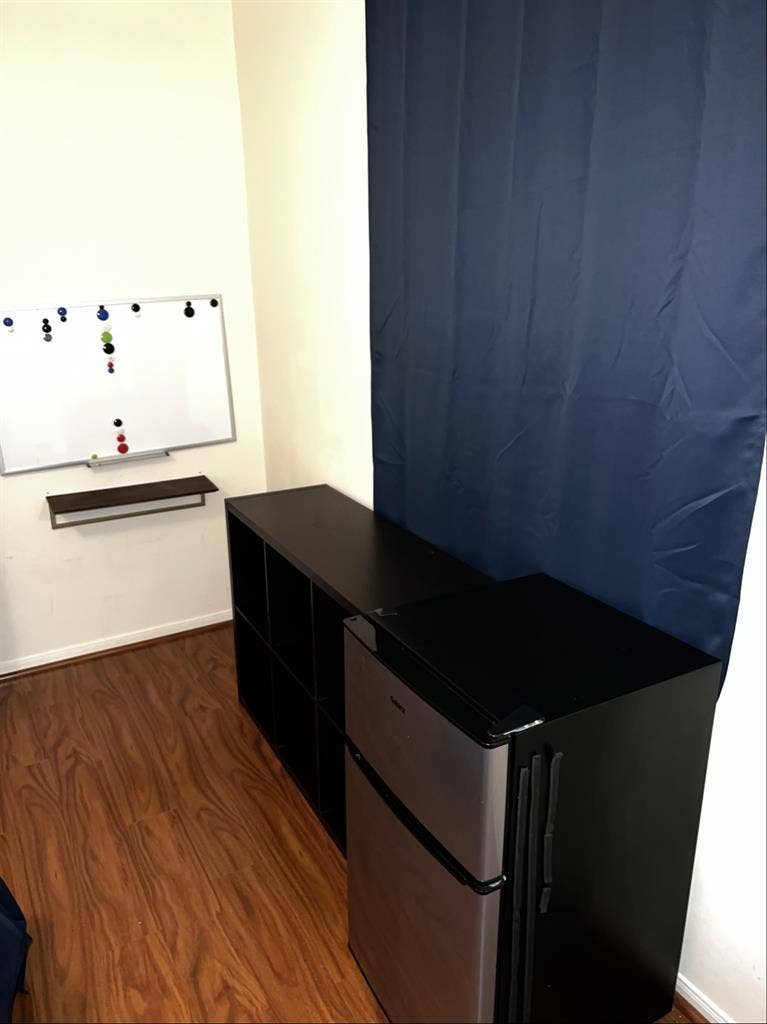 Large room rental all bills paid