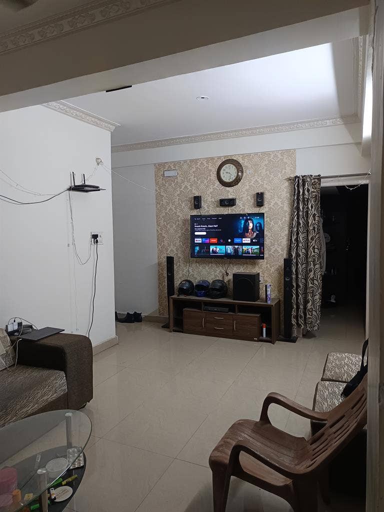 Fully Furnished 2BHK_Male Flatmate