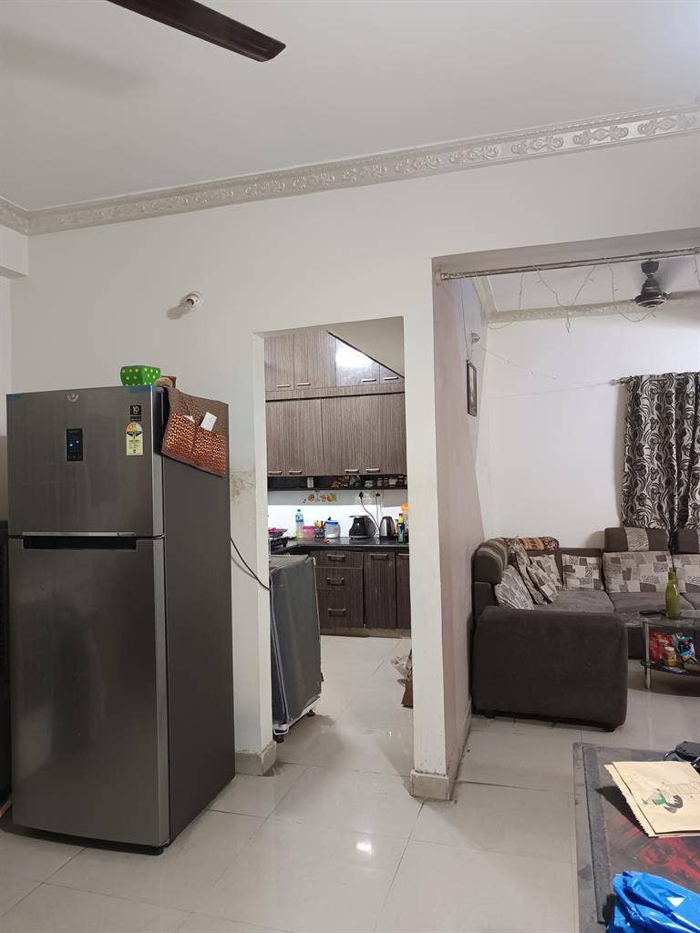 Fully Furnished 2BHK_Male Flatmate