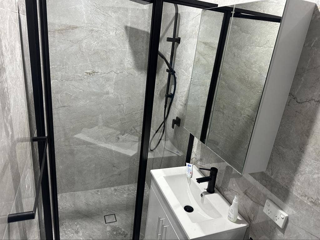 Ensuite room Clarkson