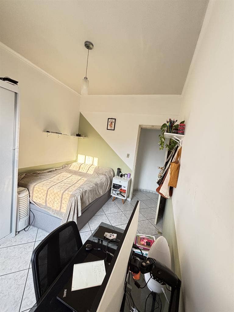 Sunny room near metro