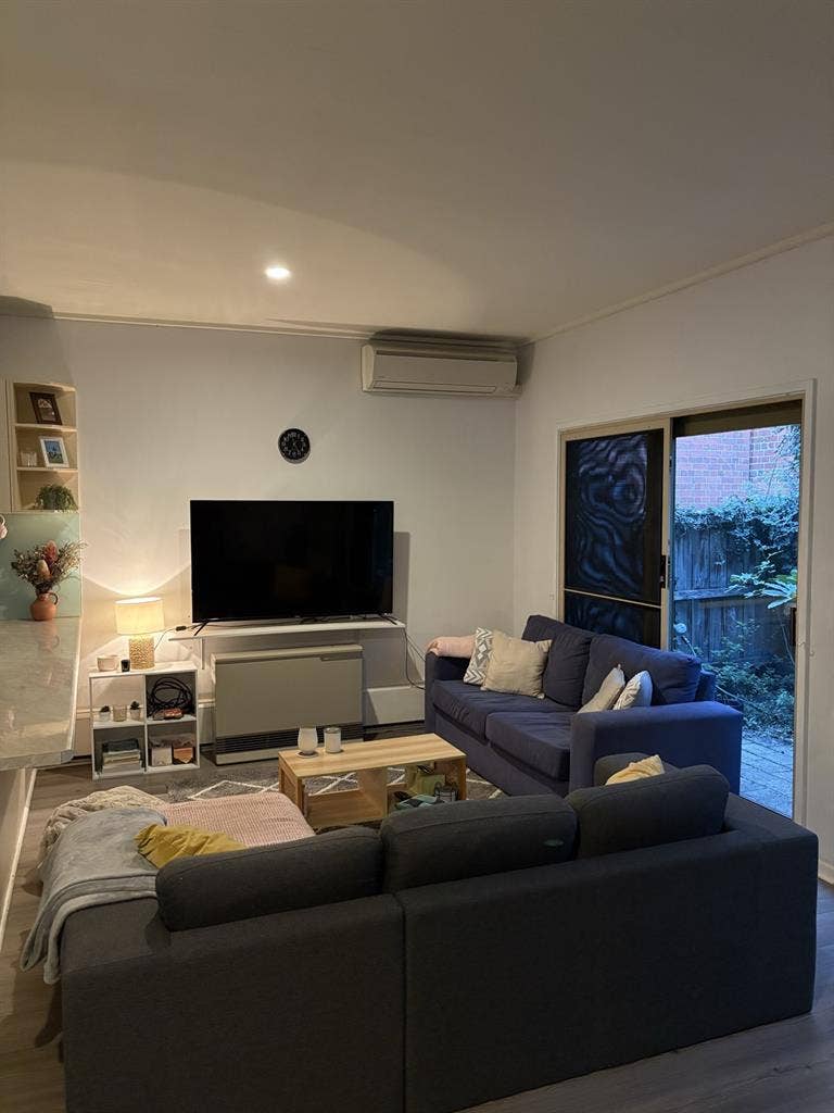 3 month Carlton north sublet!