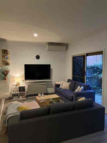 3 month Carlton north sublet!
