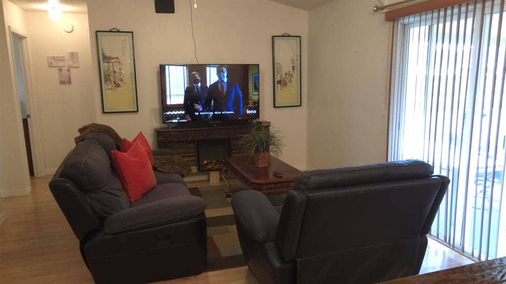 Furnished Quiet Cul-de-Sac Living