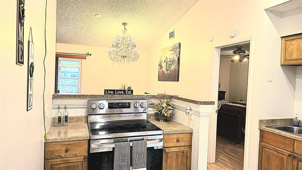Furnished Quiet Cul-de-Sac Living