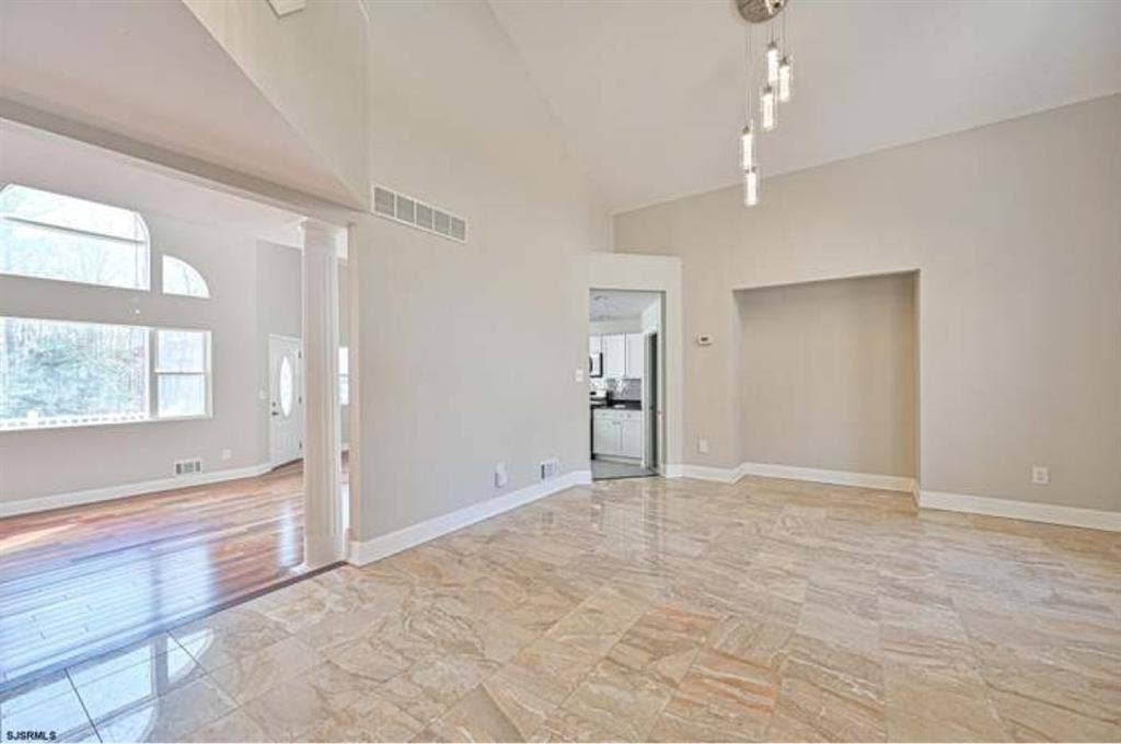 STUDENT HOUSING FOR RENT