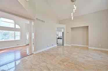 STUDENT HOUSING FOR RENT