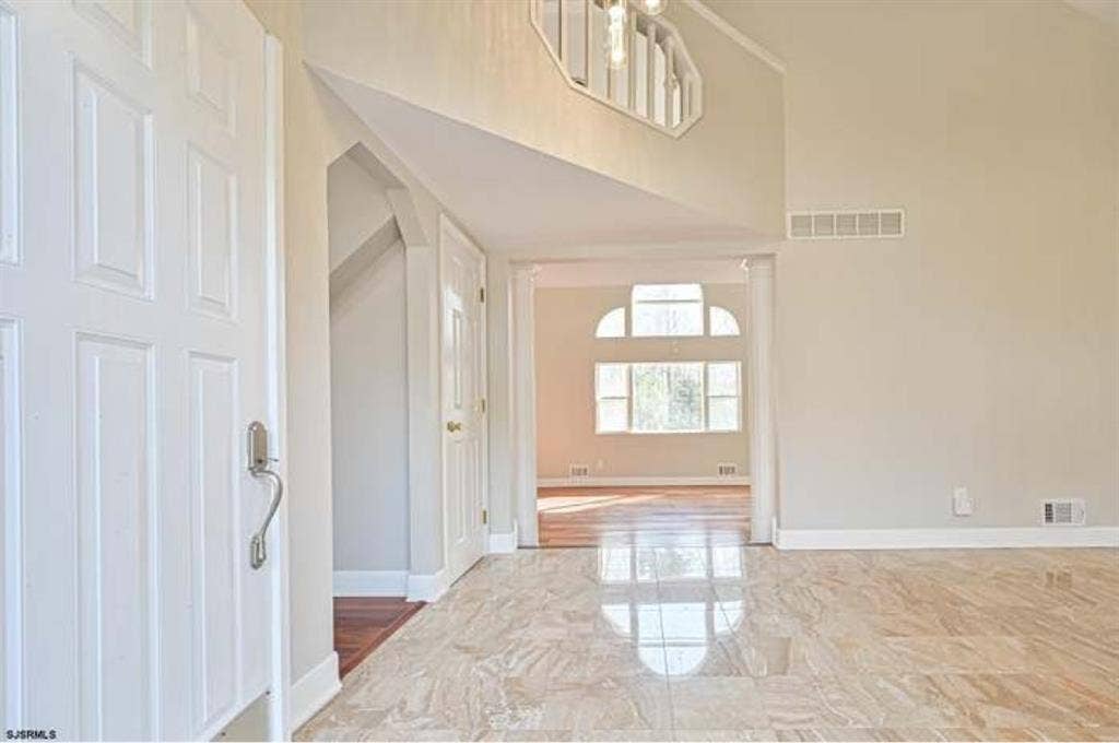 STUDENT HOUSING FOR RENT
