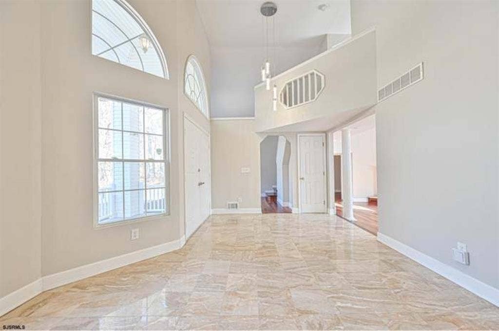 STUDENT HOUSING FOR RENT