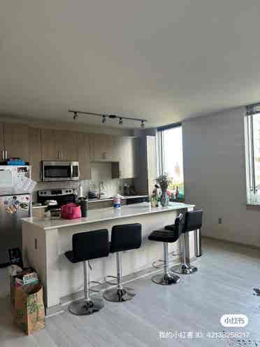 lease - master bedroom in a b