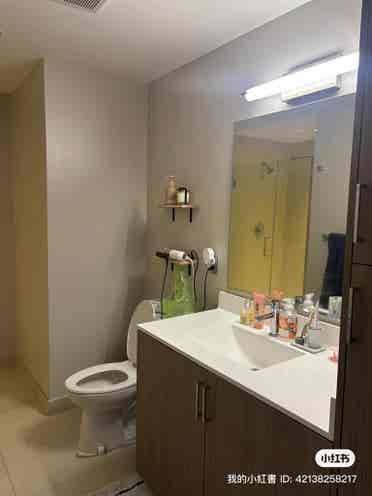 lease - master bedroom in a b