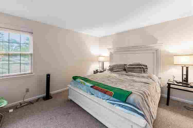 🌿 Cozy Room for Rent – Blue Heron