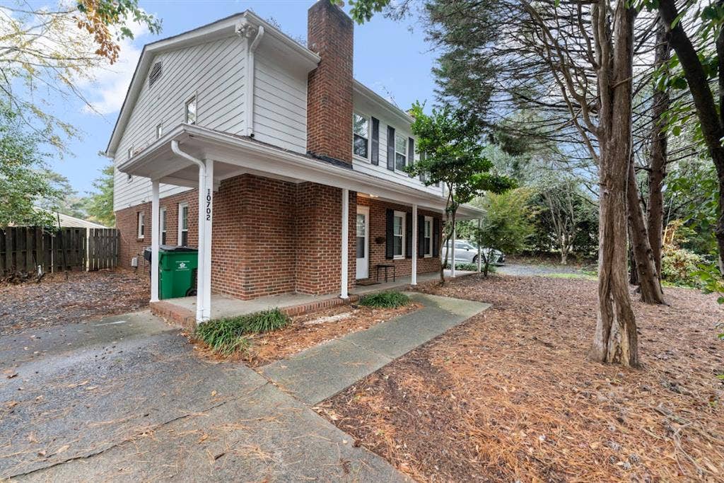 🌿 Cozy Room for Rent – Blue Heron