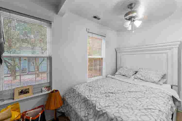🌿 Cozy Room for Rent – Blue Heron