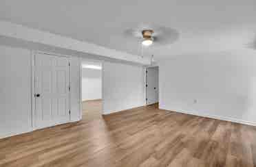 Charming Room for Rent - Foxwood Dr