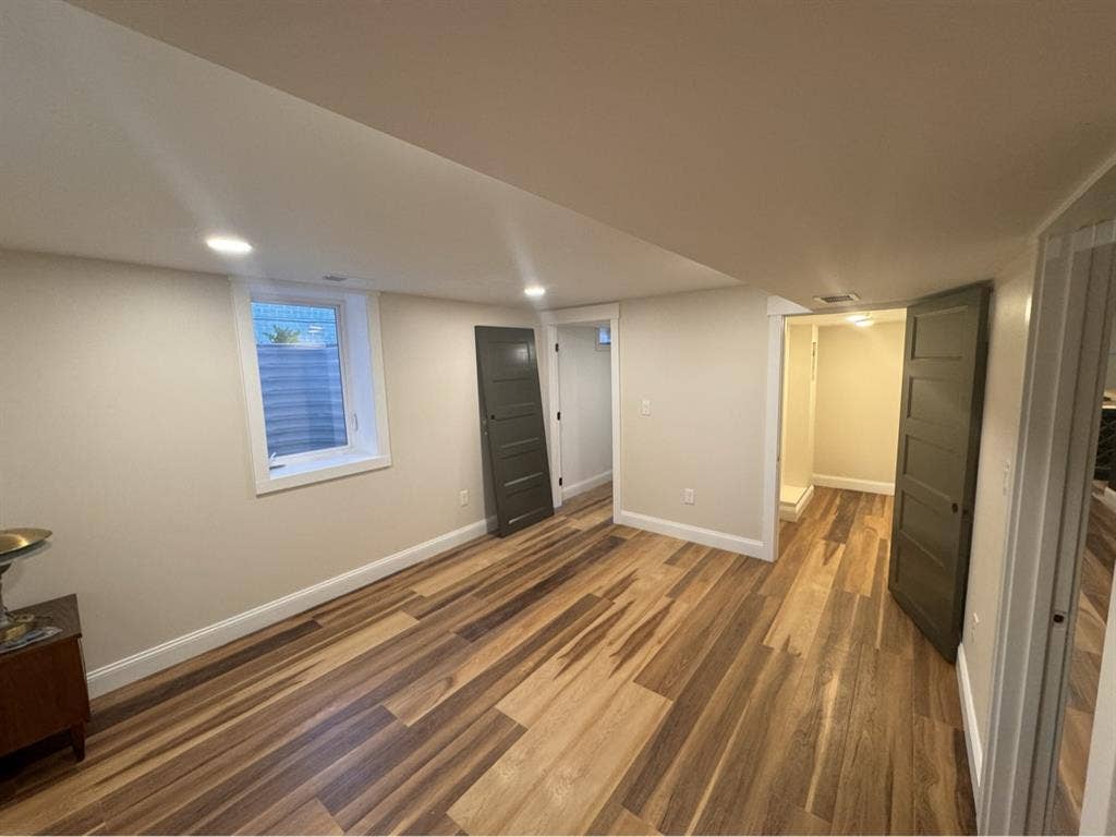 2 rooms available, newly remodeled