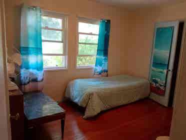 Bright Garden Room