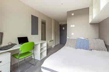 STUDENT ACCOMMODATION 1 MONTH