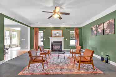 Affordable Private Rooms-Quiet Home