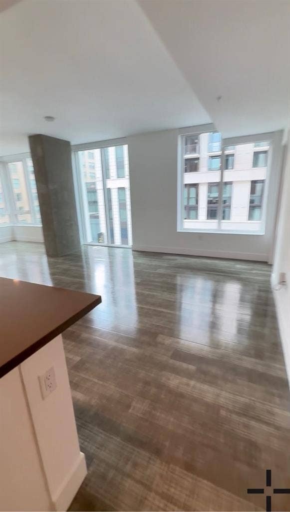 YOU CAN MOVE IN IMMEDIATELY