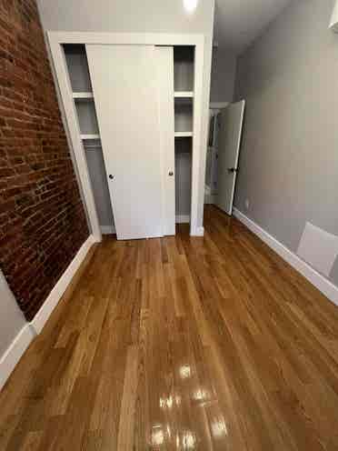 Furnished room with private bth