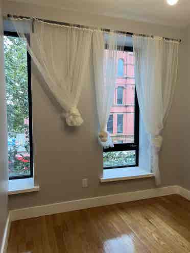 Furnished room with private bth