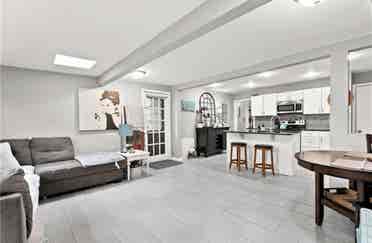 Looking for 2 roommates!