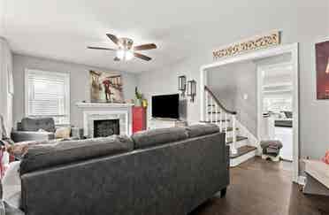 Looking for 2 roommates!