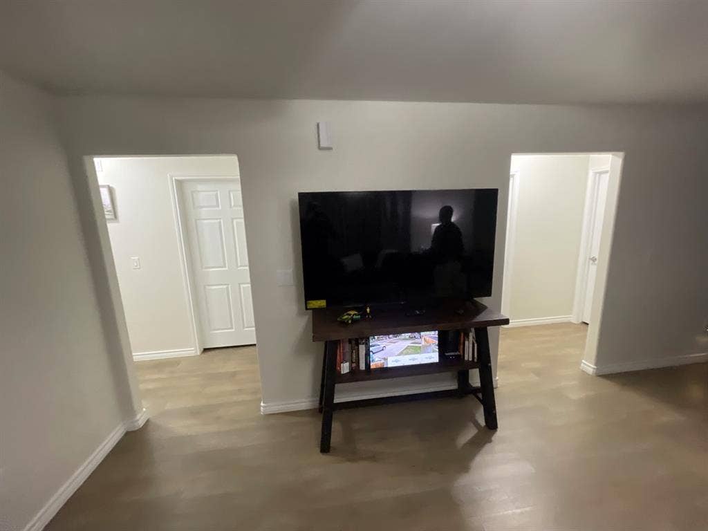 Furnished Room – Women Only