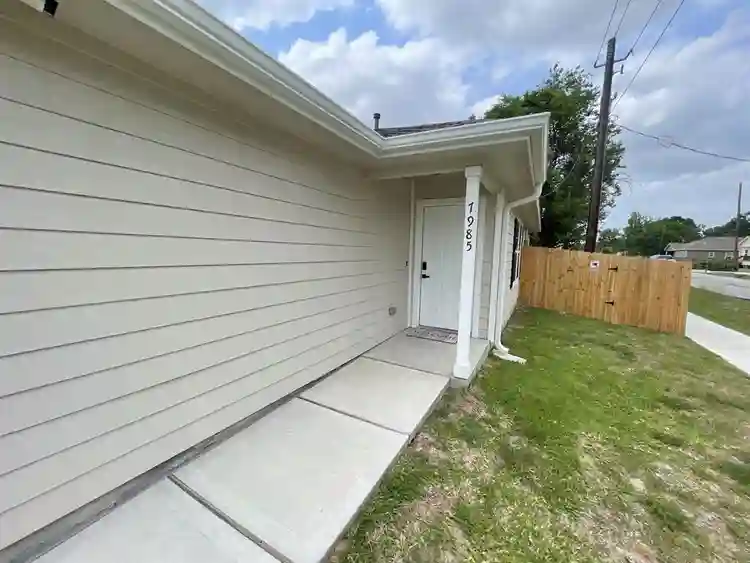 Furnished Room – Women Only