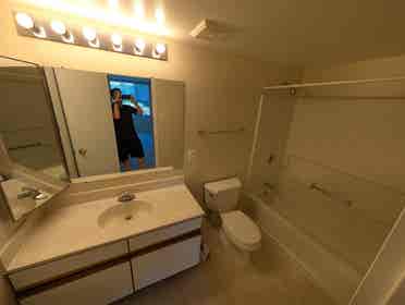 Parkstone Alexandria Roommate