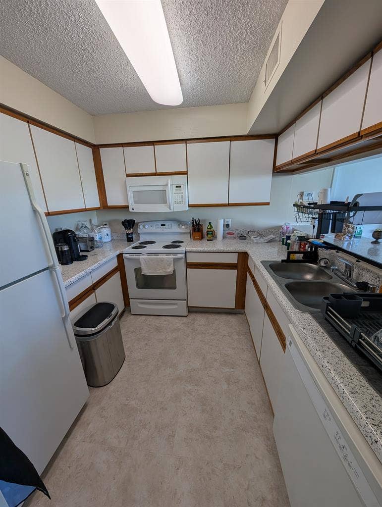 Parkstone Alexandria Roommate