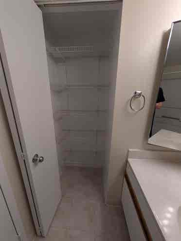 Parkstone Alexandria Roommate