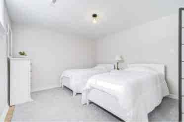 2 beds available for two females
