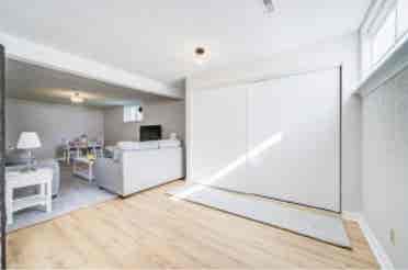 2 beds available for two females