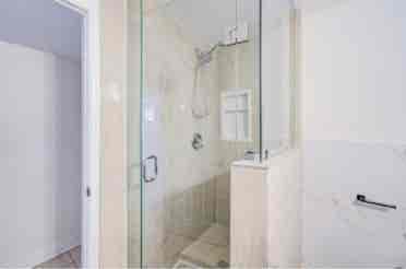 2 beds available for two females