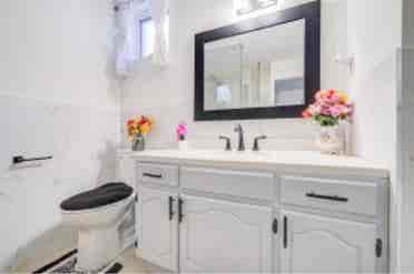 2 beds available for two females