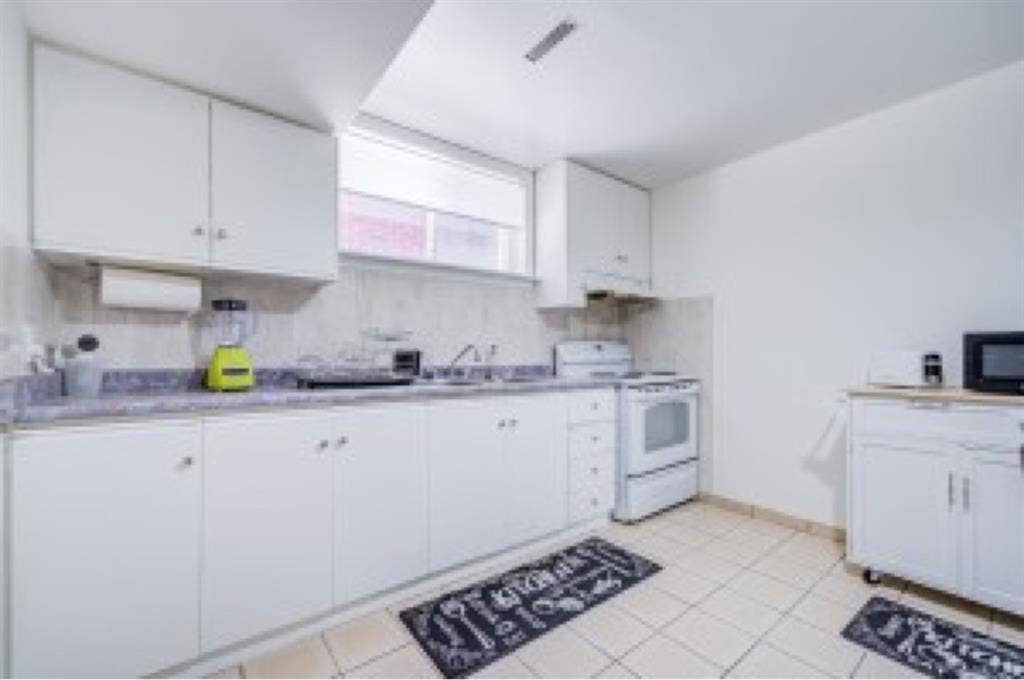 2 beds available for two females