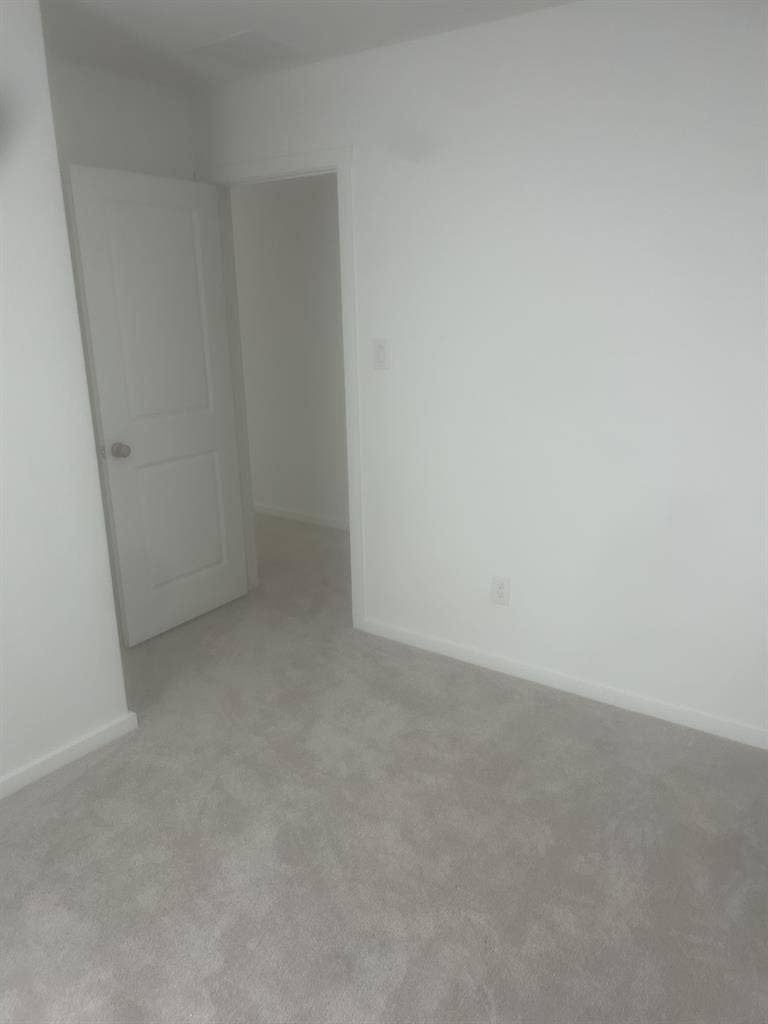 Room for rent empty