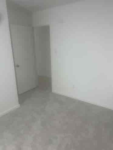 Room for rent empty