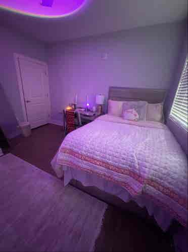 ROOM FOR SUBLEASE